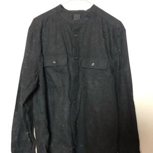 Men’s lightweight linen type button down shirt